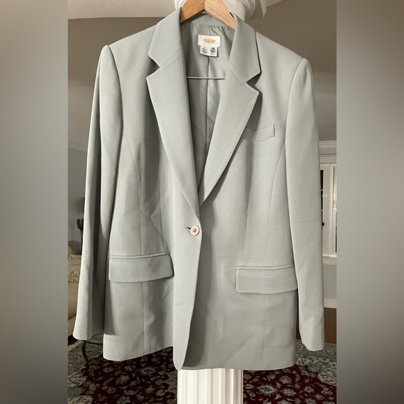 Talbots Jackets & Blazers - Talbots women’s size 12 mint green 100% wool Blazer. One button closure.